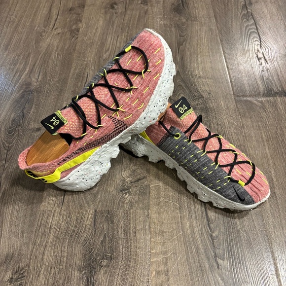 Nike Space Hippie 04 Lemon Venom/Black/ Artic Pink Women\'s Sz 11.5 Men\'s Size 10